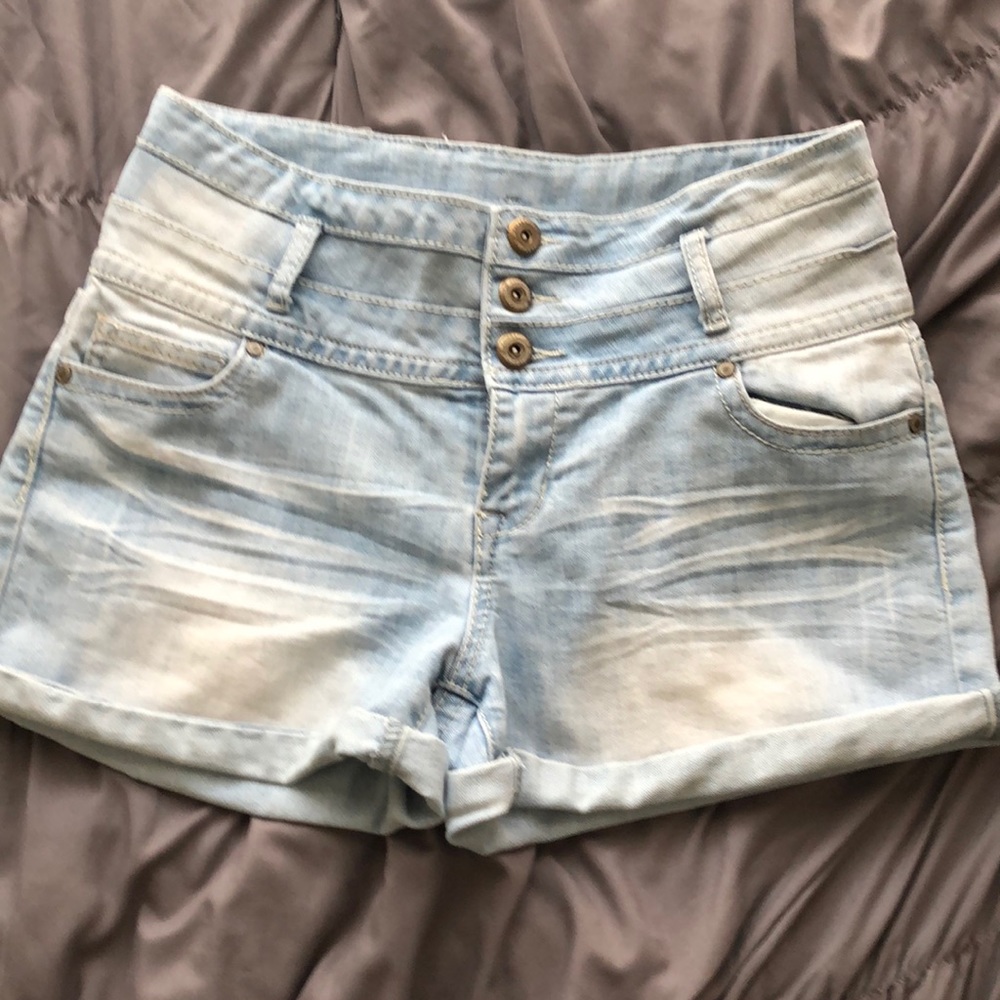 Bleach washed • high waisted jean shorts • size 13